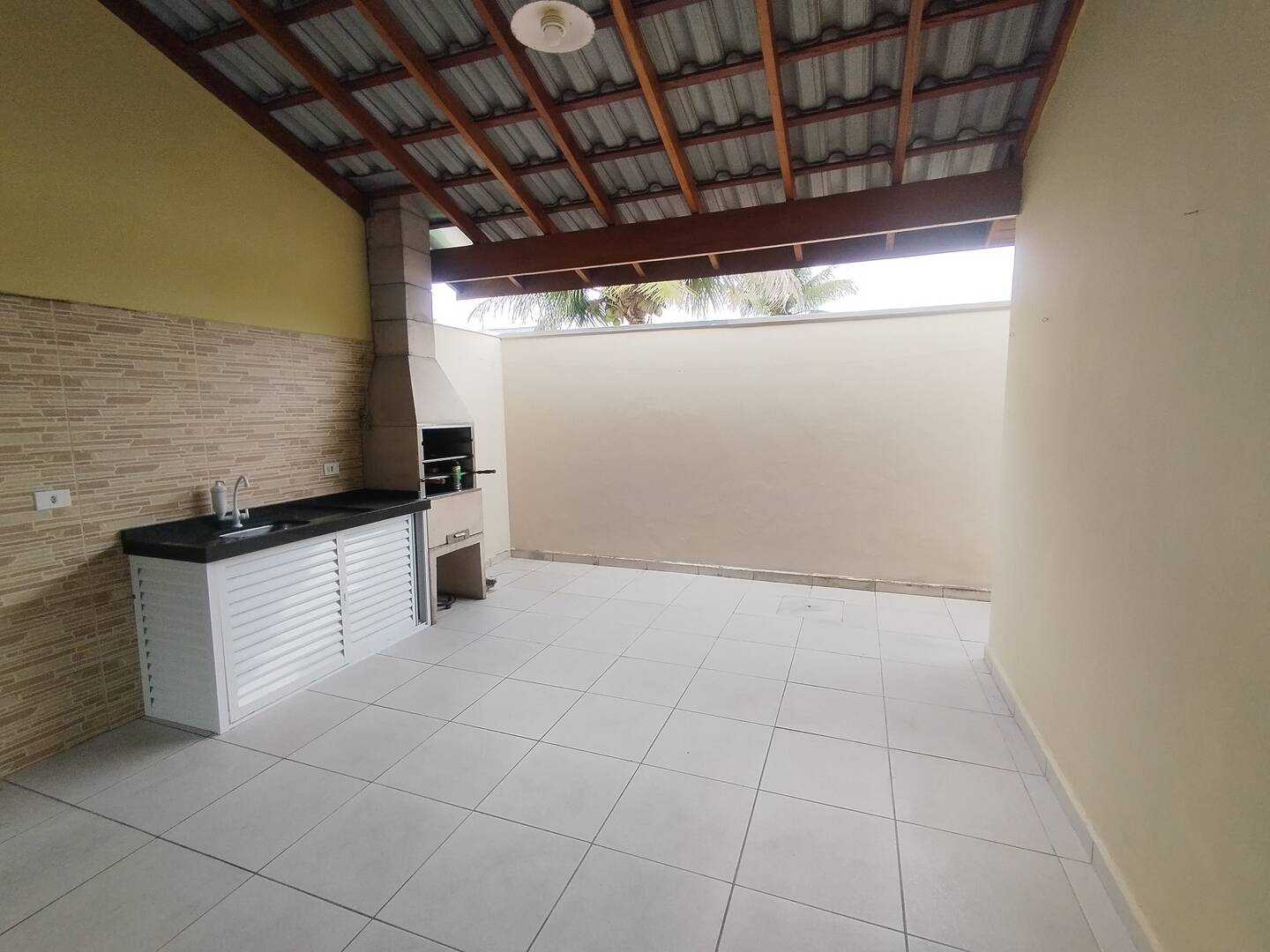 Casa para alugar com 2 quartos, 150m² - Foto 3